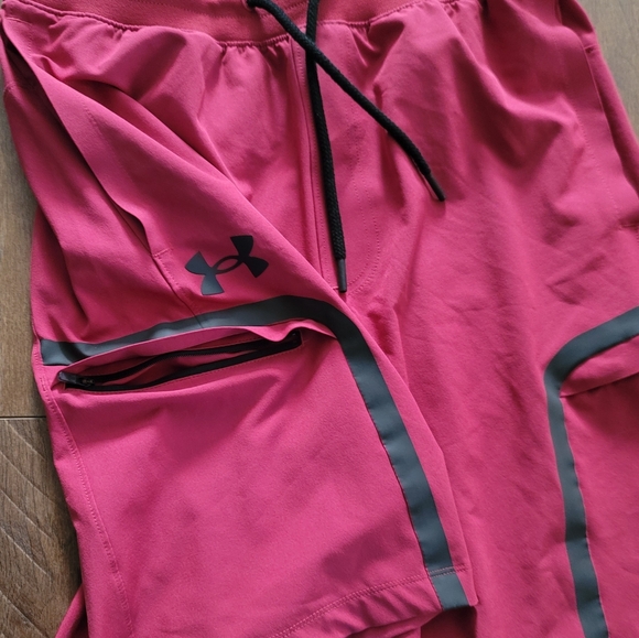 Shorts - Picture 2 of 3